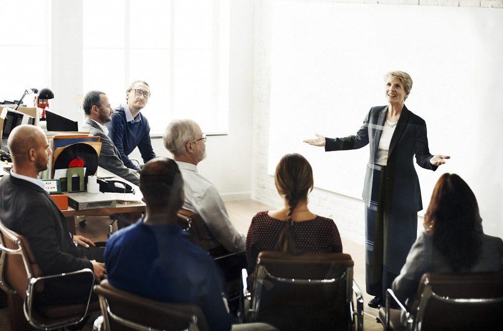 Hire A Motivational Keynote Speaker in California For Your Corporate Event